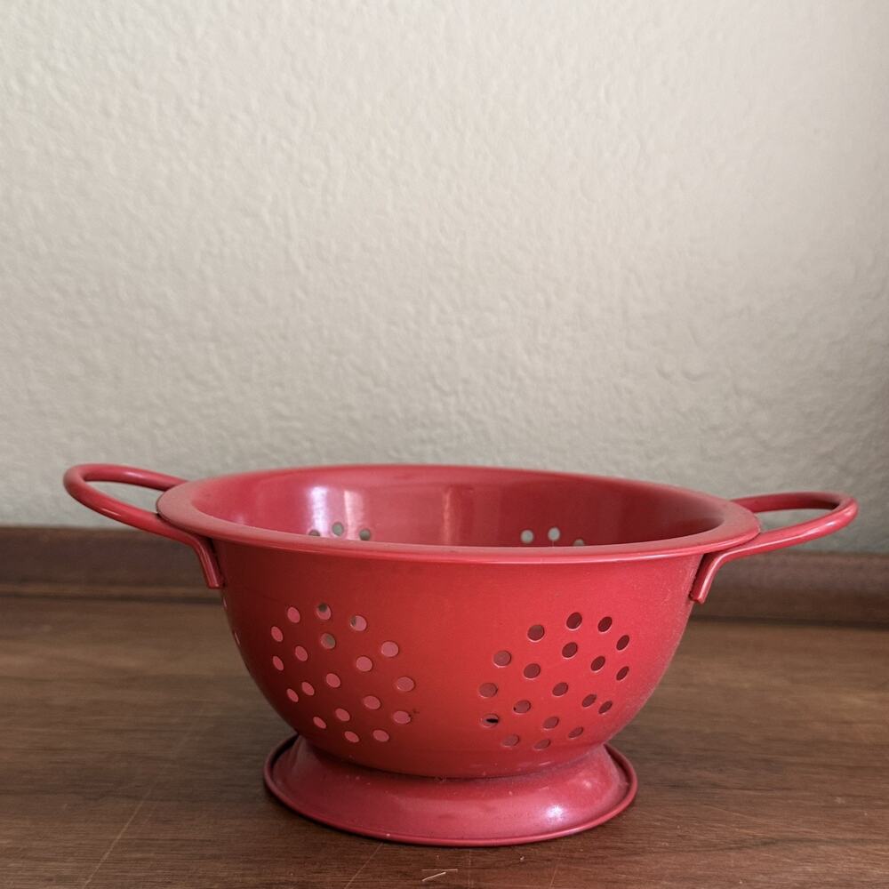 Vintage Handle Red Metal Small Berry Colander/Strainer Retro Style Ramen Noodles